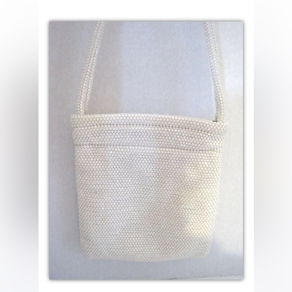 Vintage Lumured Handbag Ivory Cream Off White Mesh Evening Bag
Purse - Picture 7 of 13